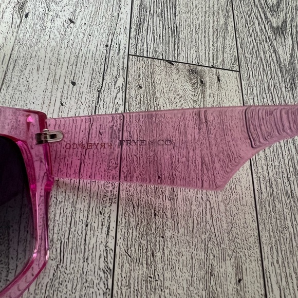 Women’s Frye & Co. Pink Oversized Square Frame 100% UV Sunglasses - Picture 6 of 6